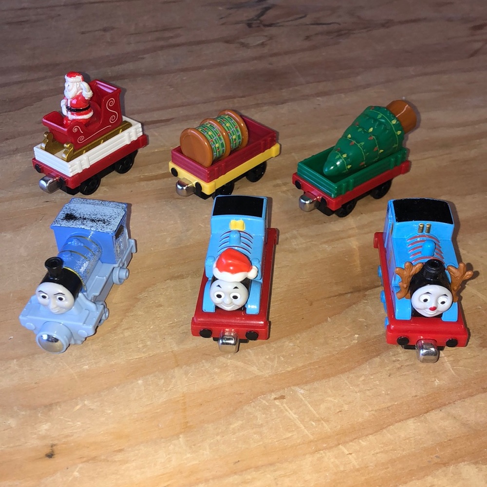 Thomas Train, Millie Christmas engines and cars
